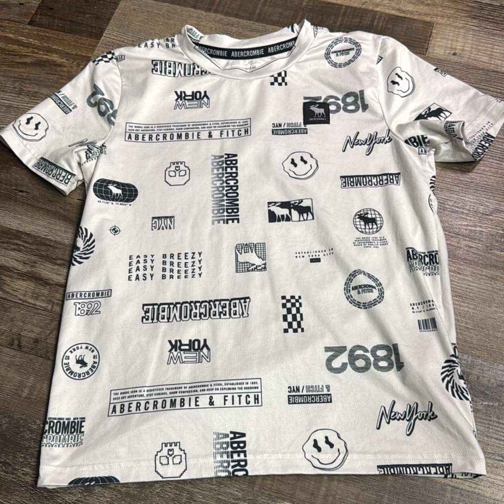 Abercrombie & Fitch Kids Boys 9/10 Graphic Tee White All Over Print Short Sleeve